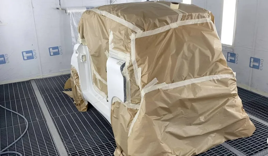 Personnalisation de voiture électrique Citroën AMI avec covering sur mesure à Marseille – Carrosserie spécialisée dans véhicules urbains à Aubagne et alentours