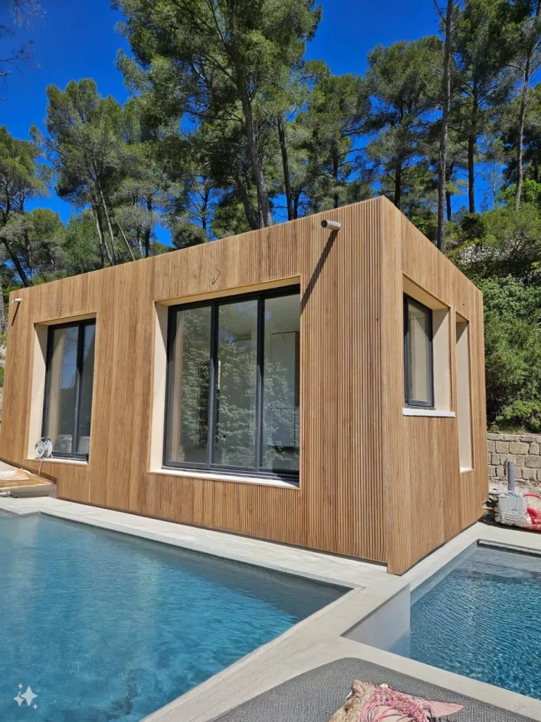 Bardage Fraké Thermo-Chauffé en 3D à Aix-en-Provence