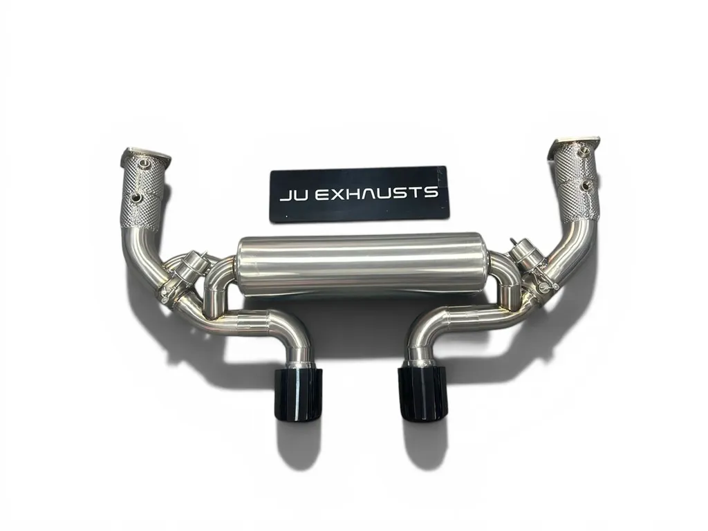 Échappement sport à valves JU Exhaust pour Porsche 911 991.2 Carrera S, 4, 4S et GTS. Compatible avec le système Porsche Sport Exhaust (PSE OEM), il améliore la sonorité du moteur flat-six biturbo, optimise le flux des gaz d'échappement et offre une finit