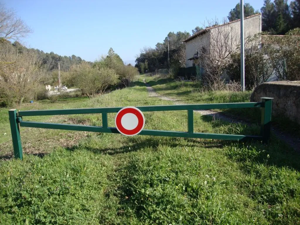 FABRICANT DE CLEF DFCI POUR BARRIERE 