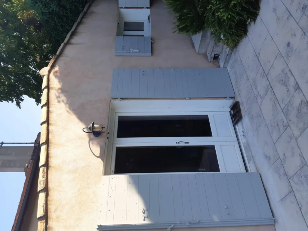 Fabrication de volets provençaux