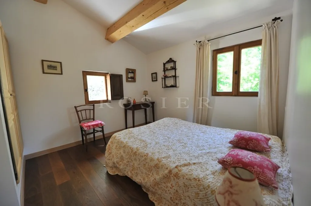 Mazet restauré avec soin, région de Sault    