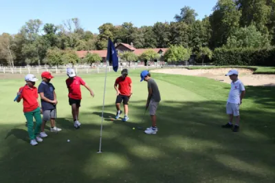 Choisir un stage de golf compétition enfants haut de gamme durant les vacances scolaires en normandie