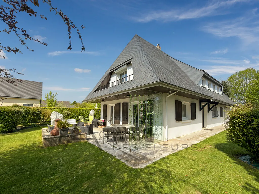 A vendre maison de 185 m² édifiée sur un terrain de 3249 m² située dans la commune ST PIERRE DES FLEURS 27370
