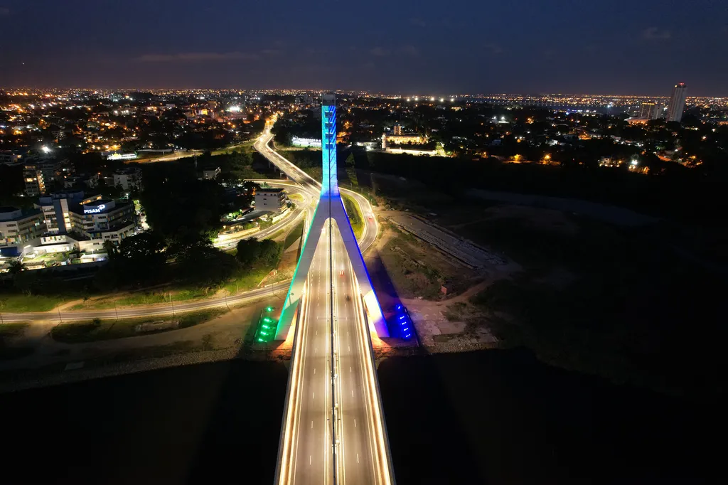 La mise en lumière du pont Alassane Ouattara à Abidjan par G.S.L