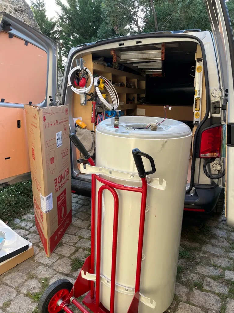 Remplacement d’un chauffe-eau murale de 200L percé sur Messimy 