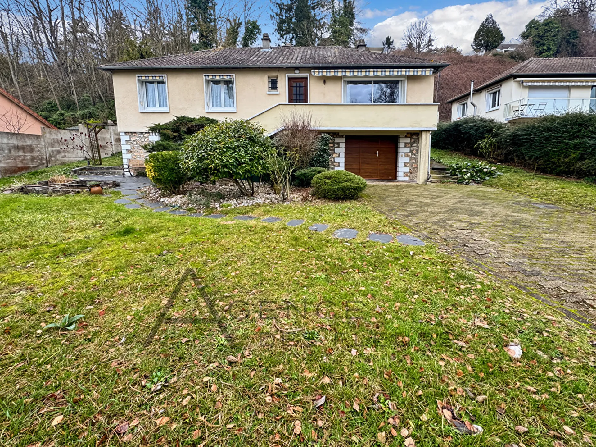 À vendre maison individuelle à rénover de 80m² sur la commune de FRENEUSE 76410
