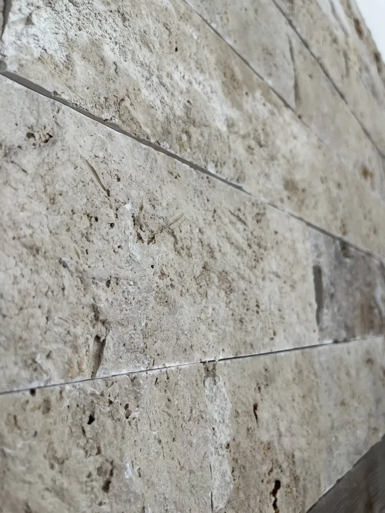 PAREMENTS MOELLONS ECLATES TRAVERTIN BEIGE