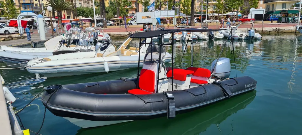 Acheter d'occasion un semi-rigide Sunrider 650 Var