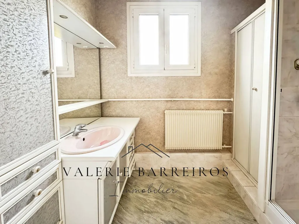 A acheter charmante maison de 110 m² sur un terrain de 720 m² sur la commune de ST AUBIN LES ELBEUF 76410