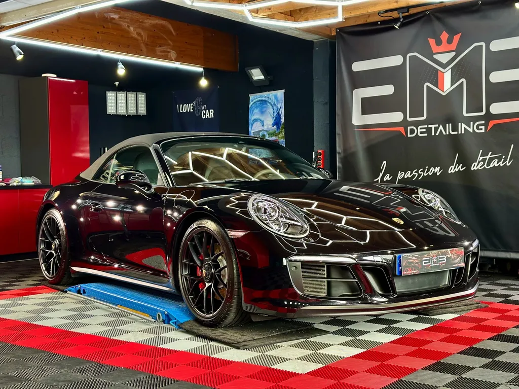 Detailing auto traitement céramique lyon protection carrosserie Porsche 911