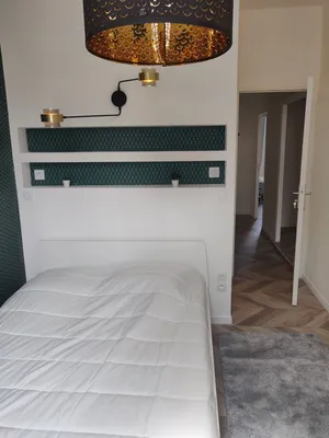 architecte intérieur pour isolation acoustique des chambres avec doublage, niches intégrées et confort au quotidien