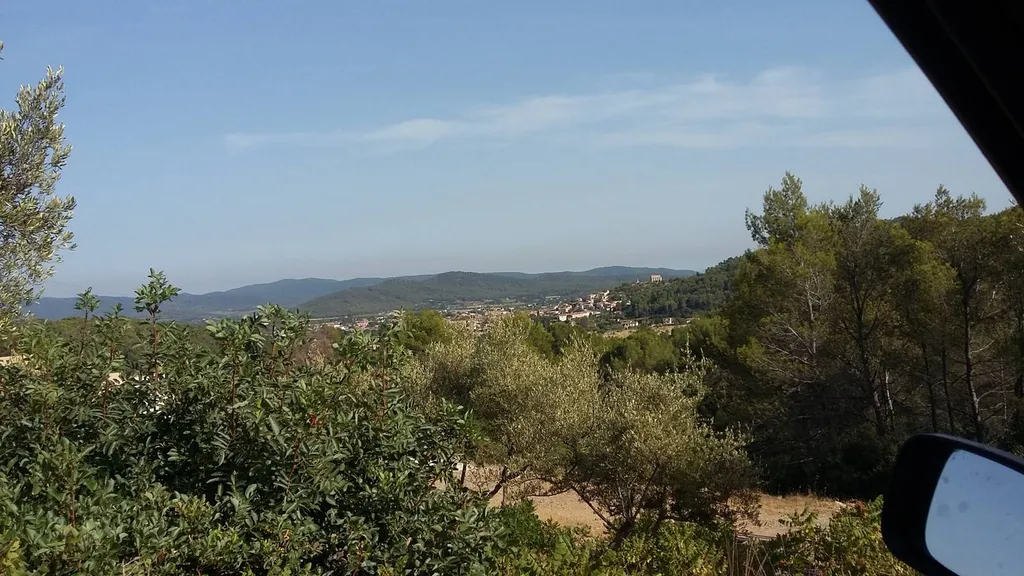 Terrain de 1000 m² - CUERS