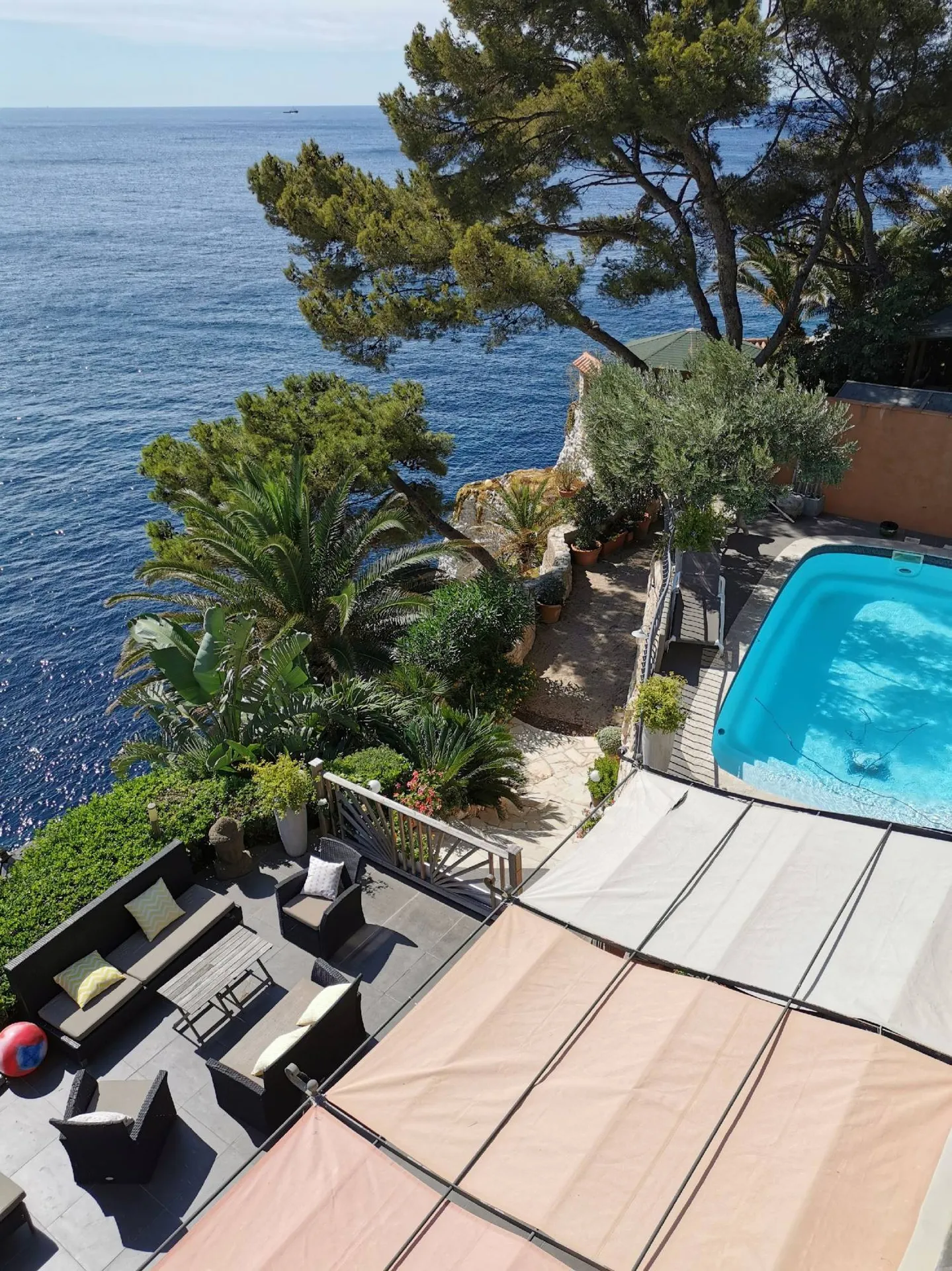 Villa avec accès plage privatif, piscine et calme absolu à vendre cassis