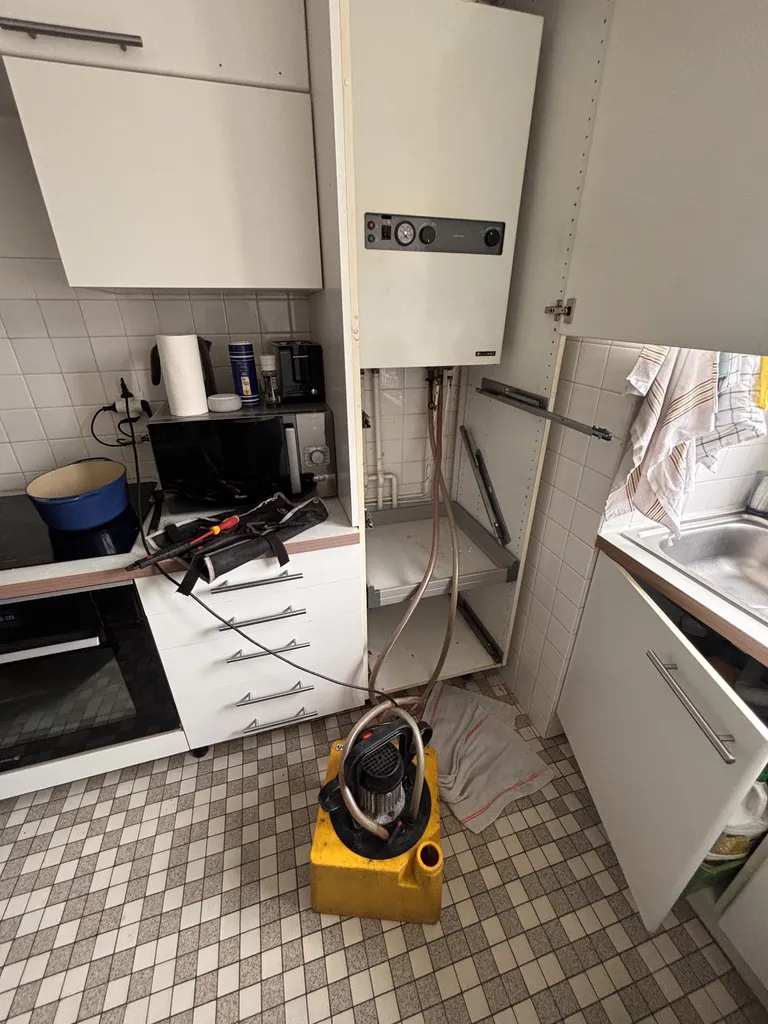 Détartrage d’une chaudière 
Frisquet à Paris : dépannage urgent, entretien annuel et optimisation du chauffage