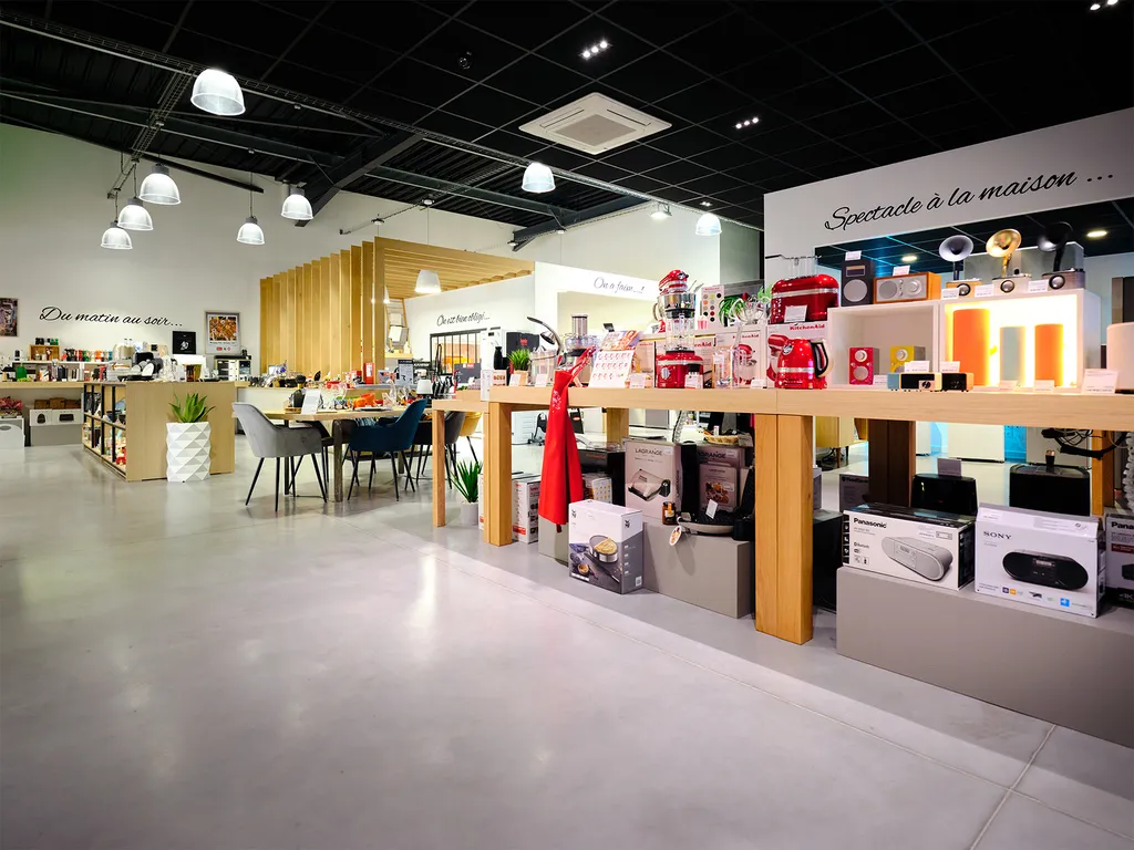 Notre magasin propose une sélection d'enceintes connectées et platines vinyle