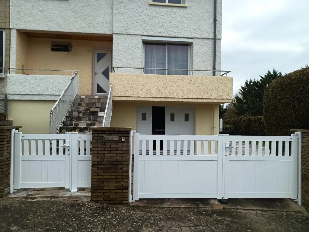 Portail et portillon en aluminium à Neuilly Crimolois