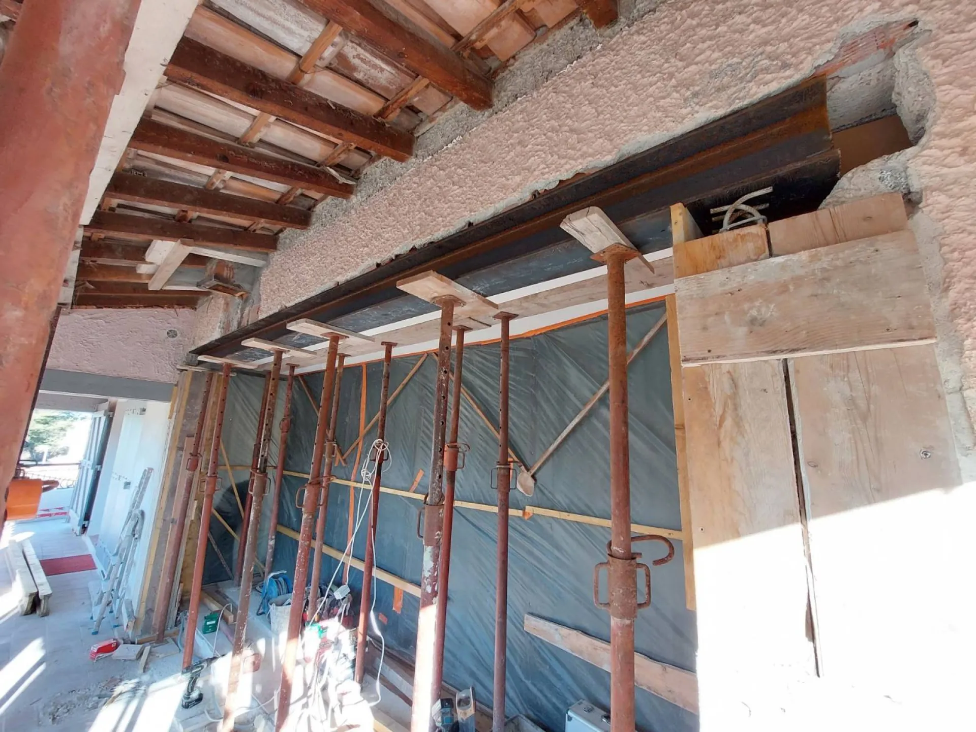 Rénovation d'une maison à La Crau dans le Var