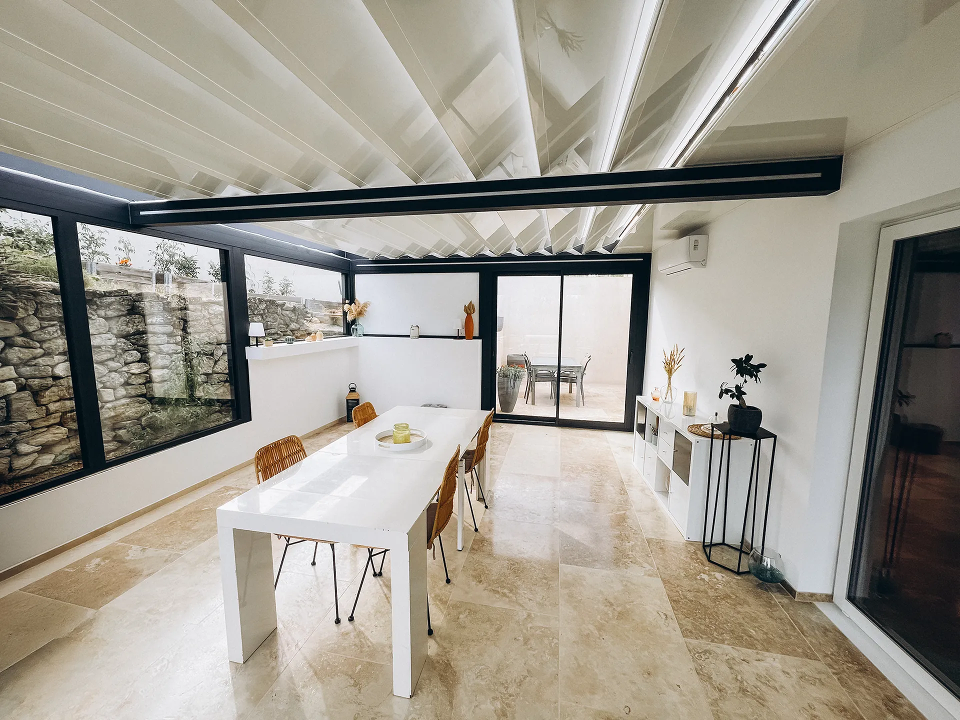 Extension à toiture rétractable à Pertuis