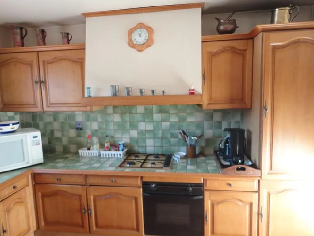 Notre zone d'activité pour ce serviceMaison familiale à La Cadière d'Azur 83027 dans le Var : plus de 140 m² habitables avec grand jardin et garage double proche des écoles