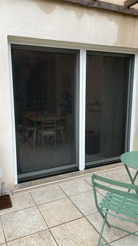 Mise en place de Moustiquaires Cosywee Plisséa sur Ventabren