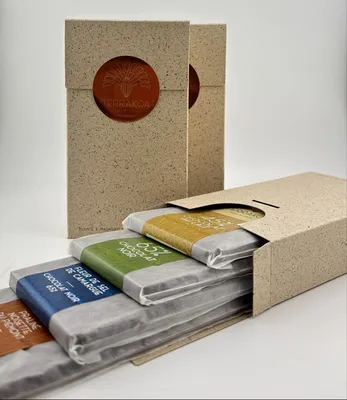 Coffret découverte Terrakoa avec assortiment de tablettes chocolat bean-to-bar fabriquées à Marseille à partir de cacao Madagascar