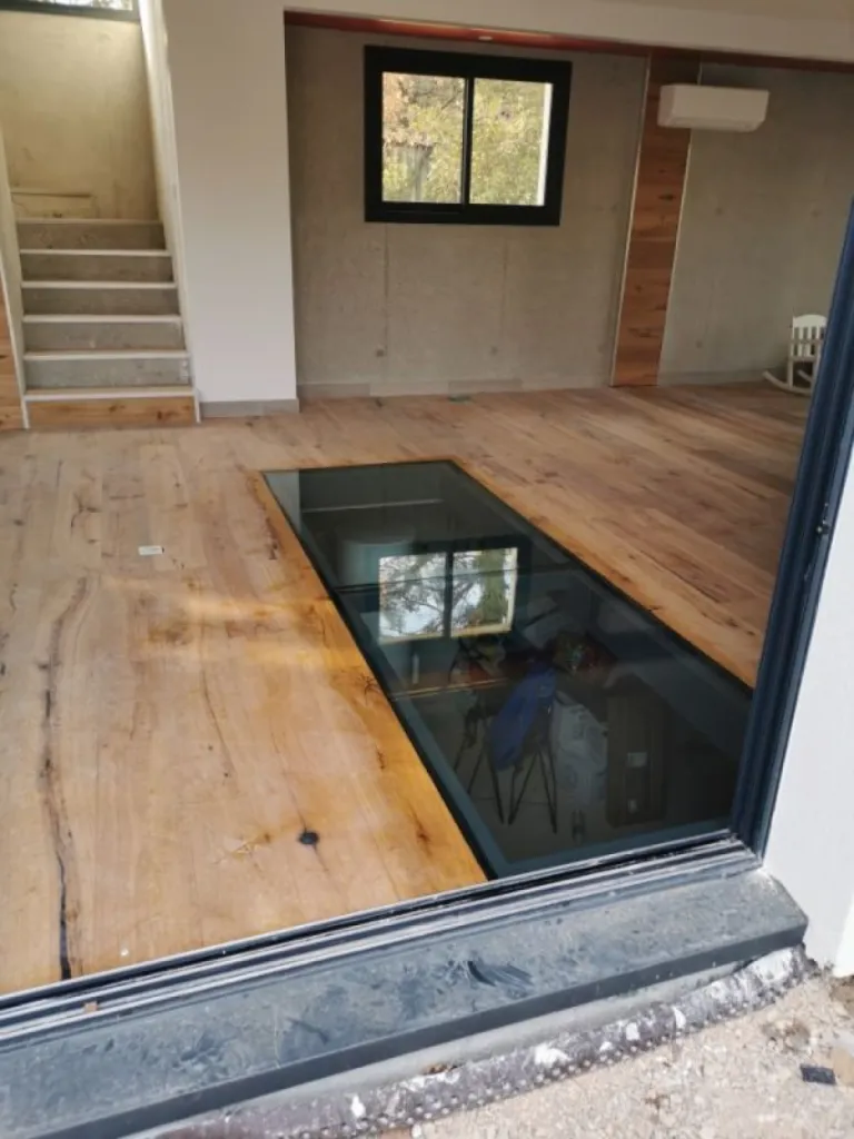 Le Plancher en verre trempé sur Puyricard et sur l'Estaque à Marseille