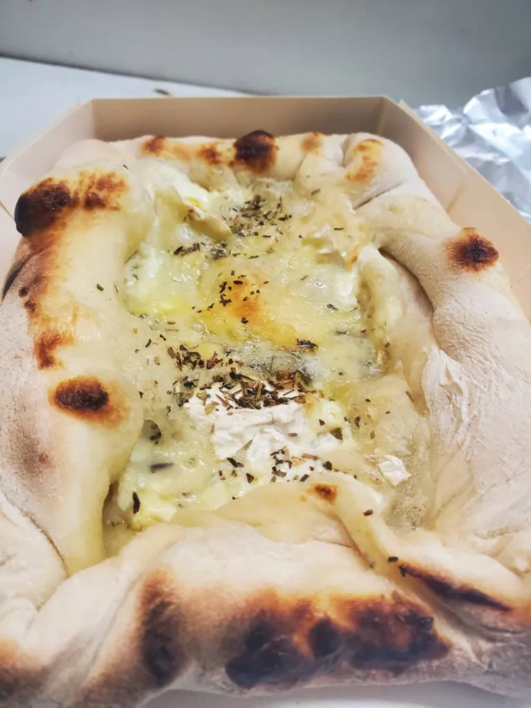 ballotin  chèvre  5 eu  avec 1 salade en livraison presto salon