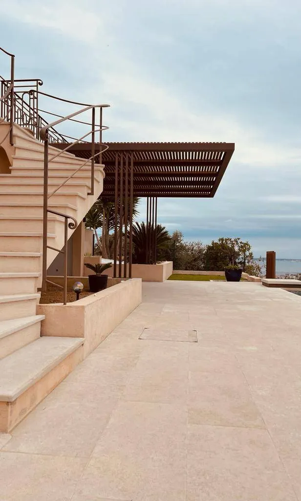 pergola bois et acier sur mesure alpes maritime