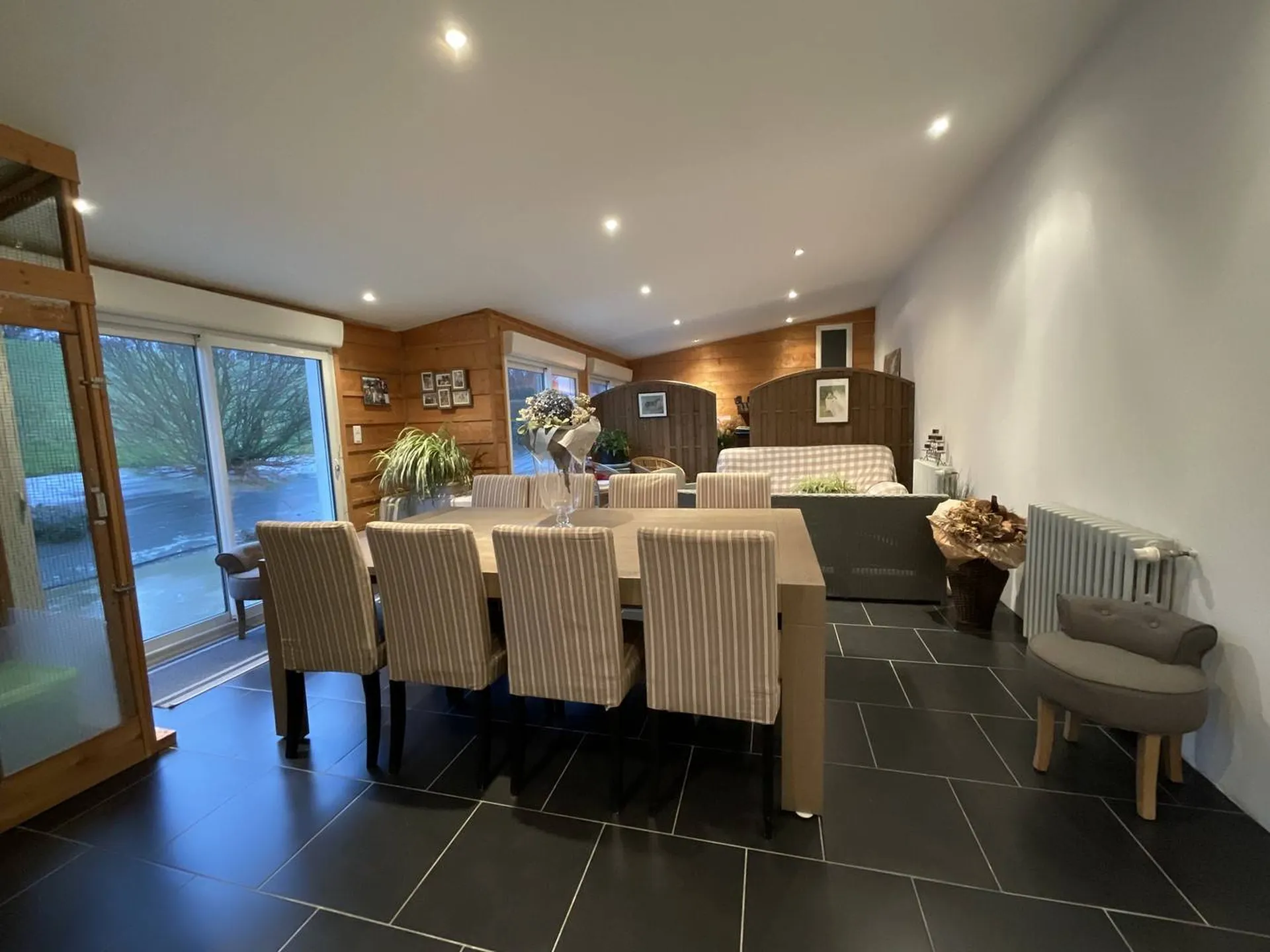 A vendre longère de 220m² sur un terrain de 32 644m² et 5 boxes, idéale pour activité équestre.