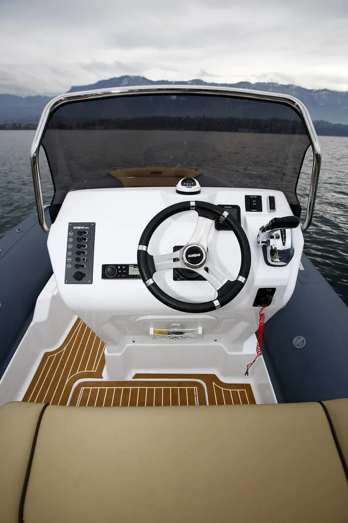 Concessionnaire de bateaux semi-rigides Salpa dans le 13 à Cassis