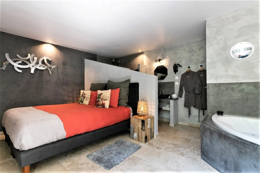 Mas avec chambres d'hôtes, secteur Ventoux.   