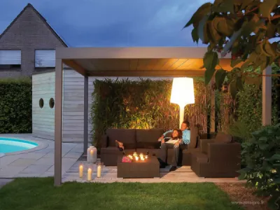 Installation de pergola bioclimatique sur mesure pour jardin a Salon de Provence