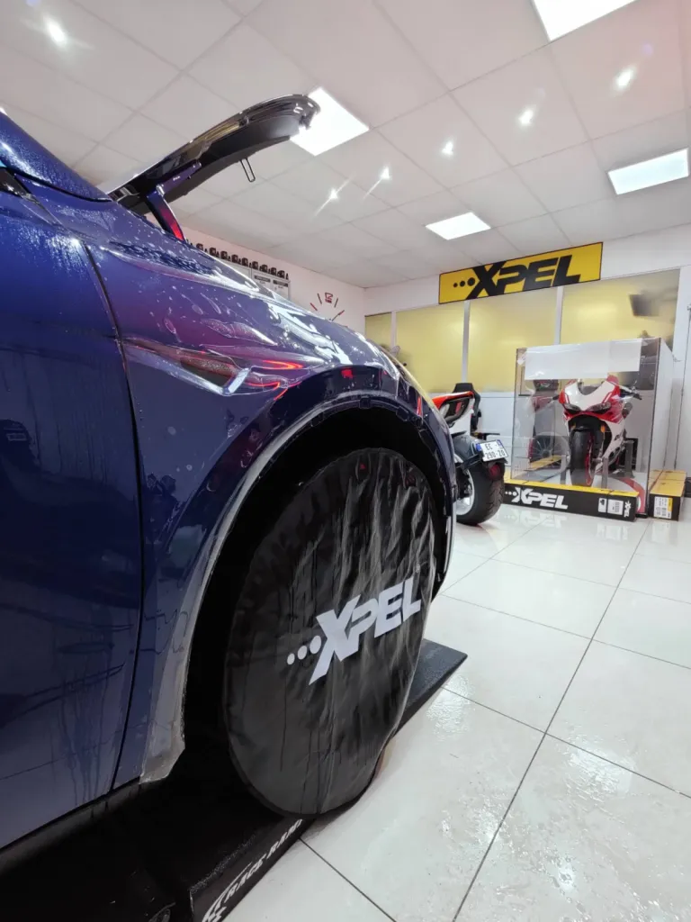 TESLA MODEL Y - PPF BLOC AVANT XPEL + TRAITEMENT CERAMIQUE GTECHNIQ A BRUXELLES