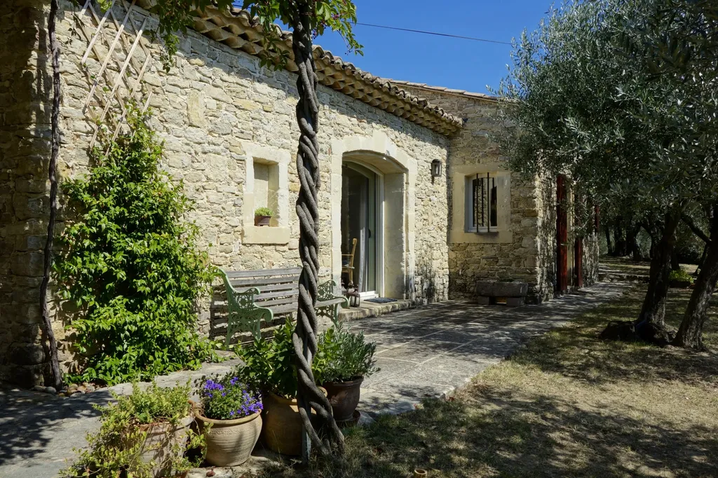 Propriété en pierres à vendre en Provence