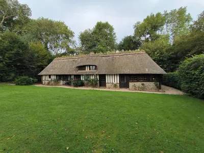 Vente d'une authentique Chaumière en colombages sur son parc de plus de 2 440 m², proche de CORMEILLES 27260