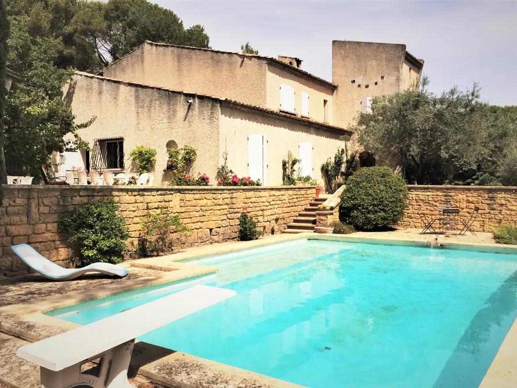 Chateauneuf de Gadagne, propriété d’architecte dans un parc arboré   