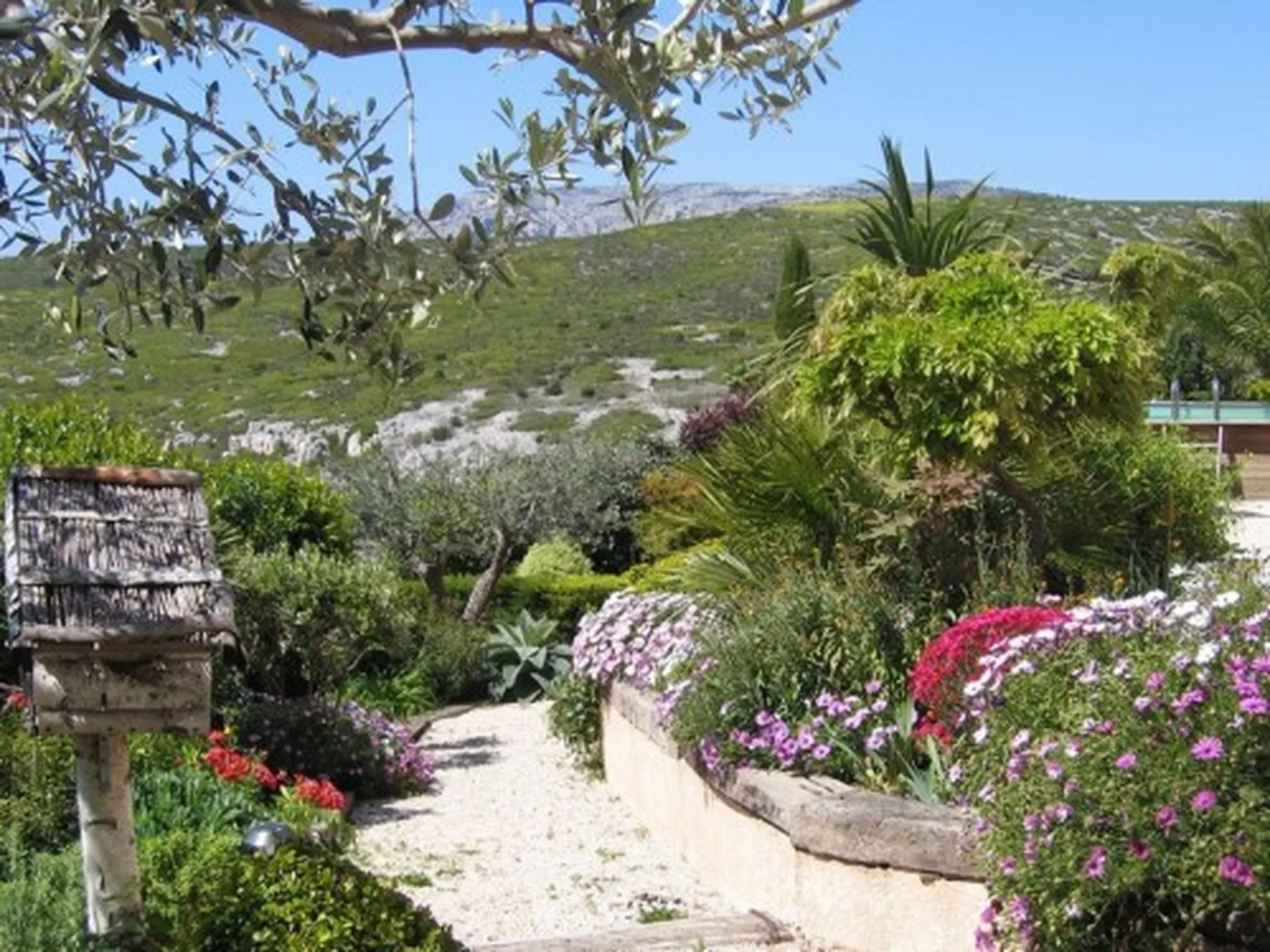 A l'achat villa 7/8 Cassis sur les hauteurs avec belle vue