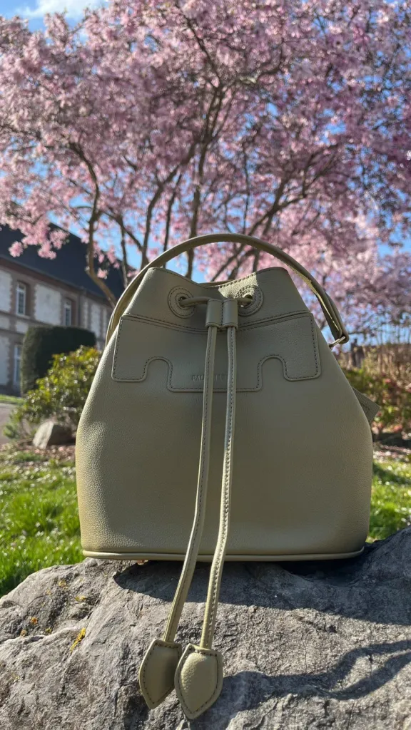Sac Paul Marius Capucine dans sa teinte printanière amande disponible chez Evasion Eu