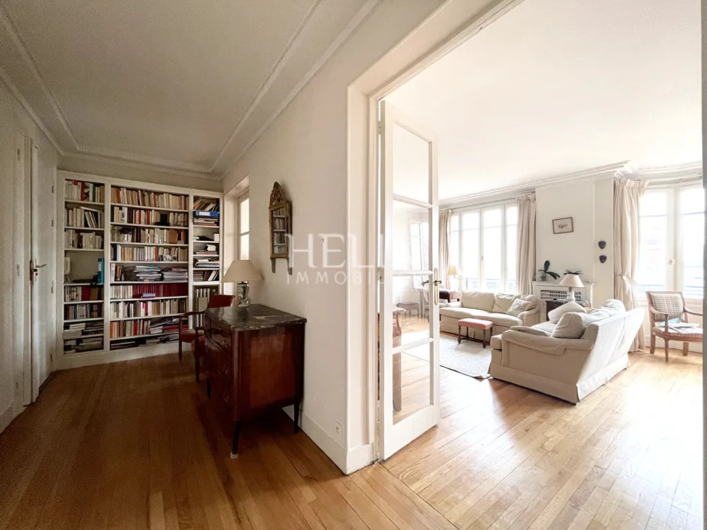 Face au château de Saint-Germain-en-Laye, vous trouverez cet appartement en vente chez Hélix immobilier
