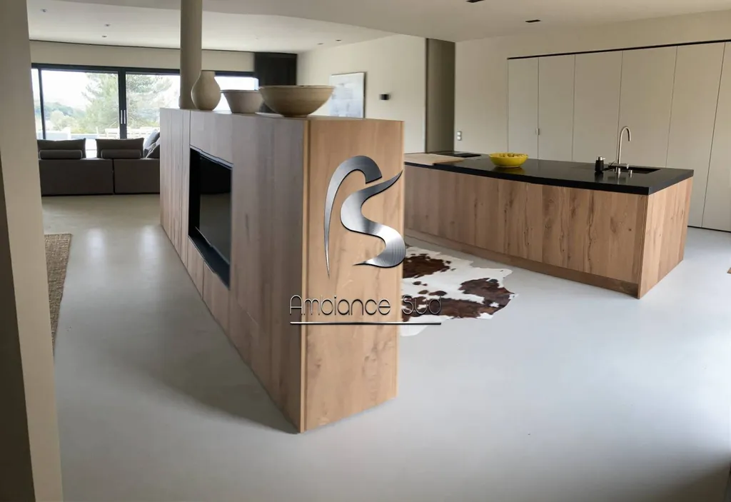 Béton ciré industriel pour sol cuisine décoratif design à Saint Tropez Var 83