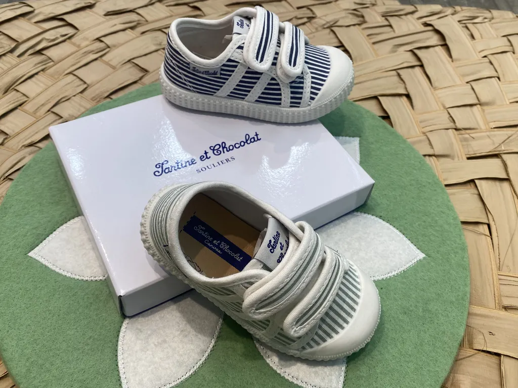 Basket chics pour bébé à velcro près de Gradignan