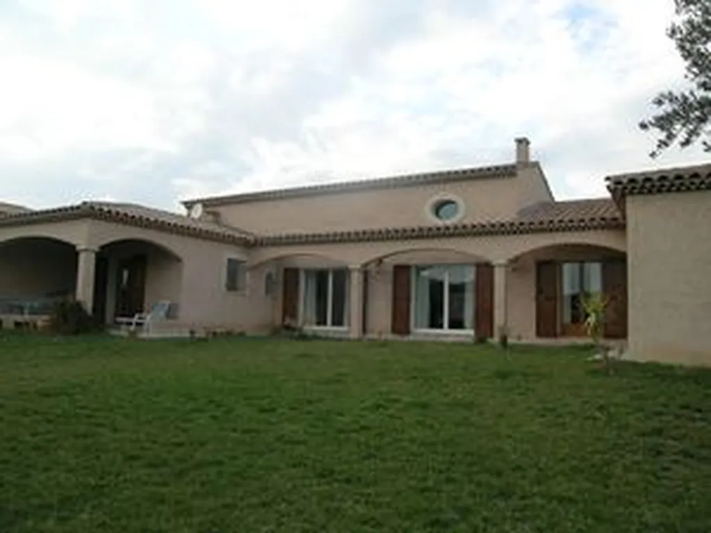 Vente maison Roquefort la Bédoule construction tradtionnelle