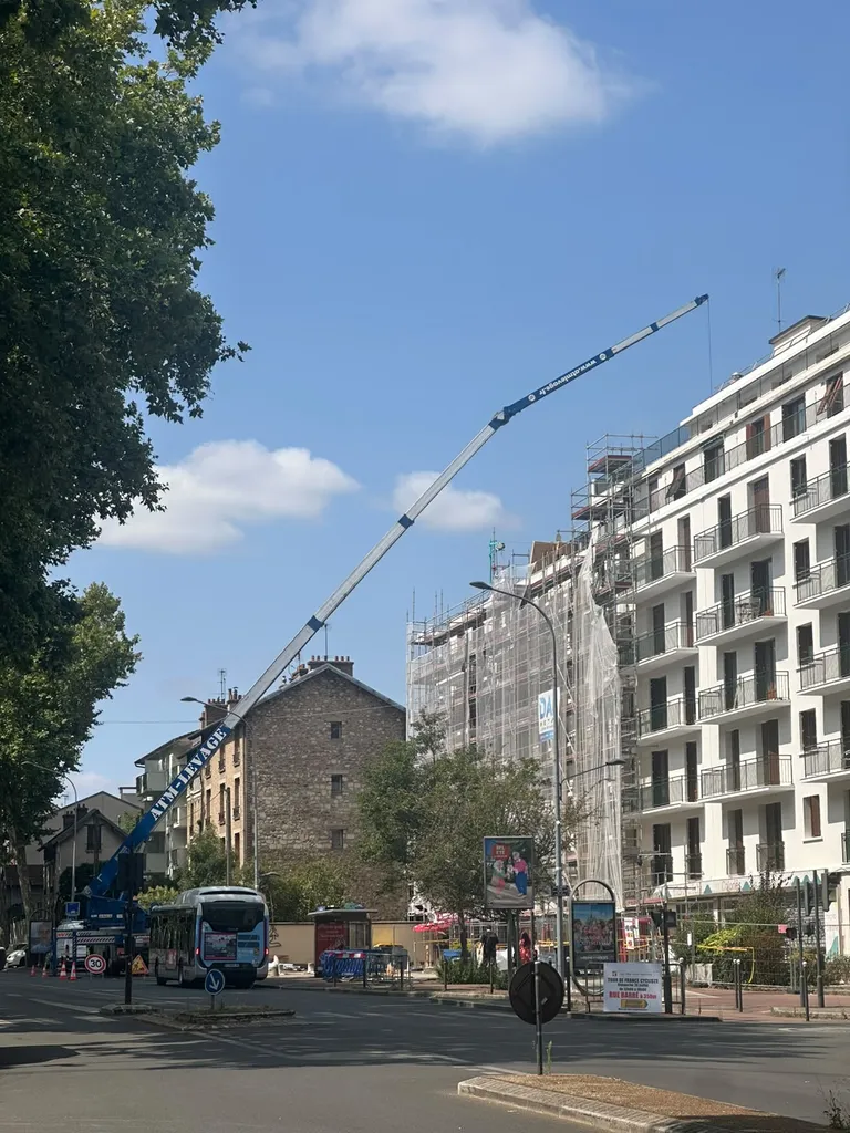 Location de grue mobile à Levallois-Perret