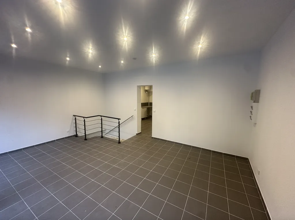 Location - Boutique 107 m², Reuilly, Rue de Charenton 75012 PARIS