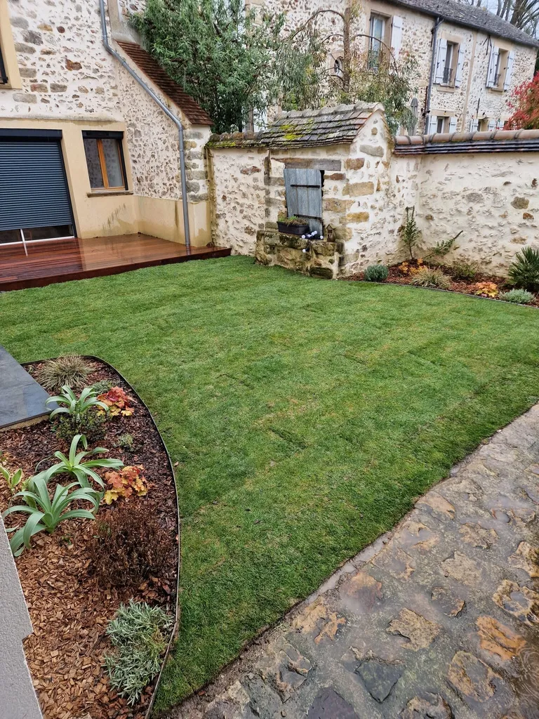 Aménagement d’un petit jardin à Héricy : optimisation de l’espace et design contemporain