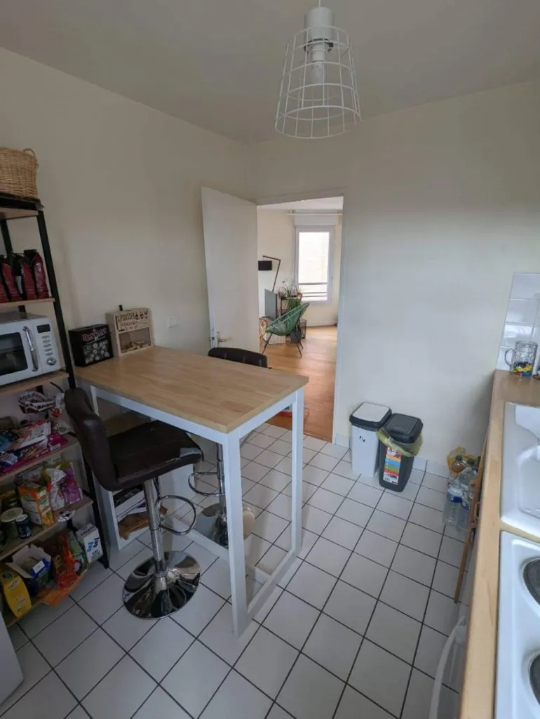Situé dans une belle résidence parfaitement entretenue, calme et sécurisée