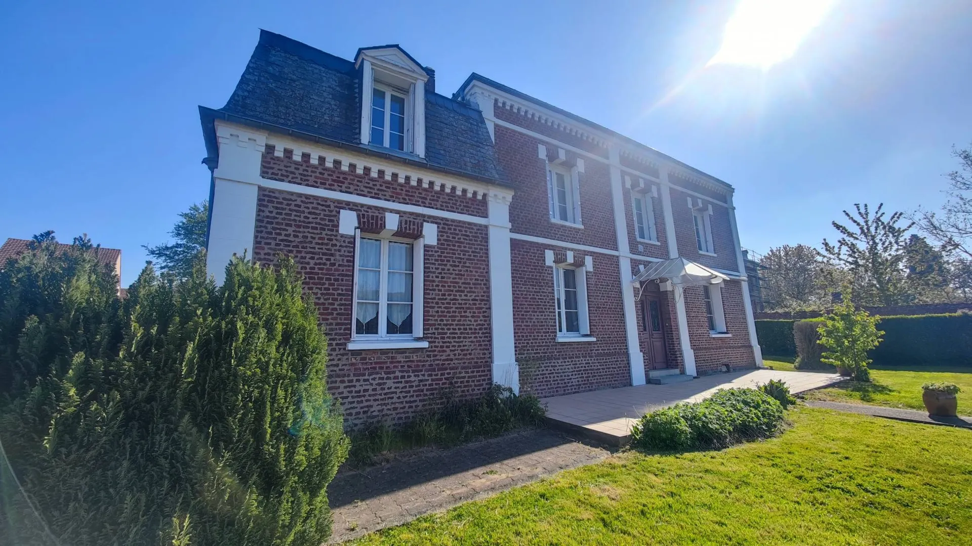 VENDU Ensemble de caractère 20 minutes de la mer