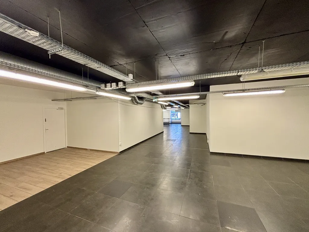 Location - Boutique 290 m², Volta, Rue de Verdun 92800 PUTEAUX