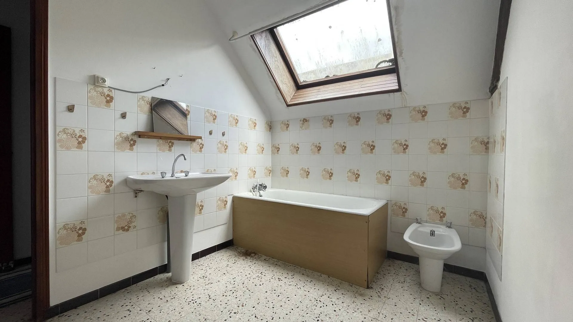 Longère en brique de 82,35 m², située sur un terrain de 338 m², à proximité des Grandes-Ventes et 30 minutes de Dieppe